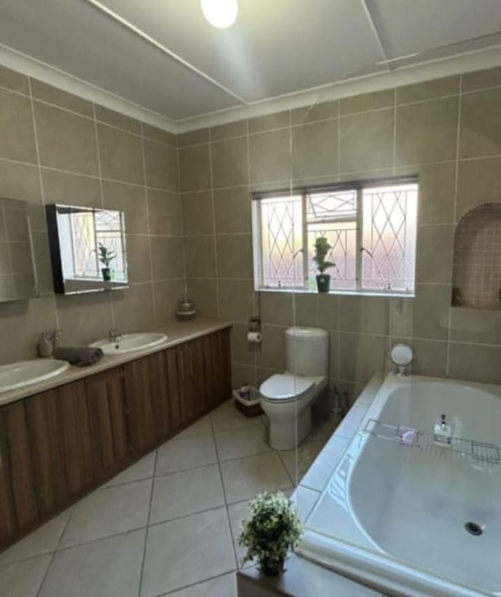 4 Bedroom Property for Sale in Hillcrest Northern Cape